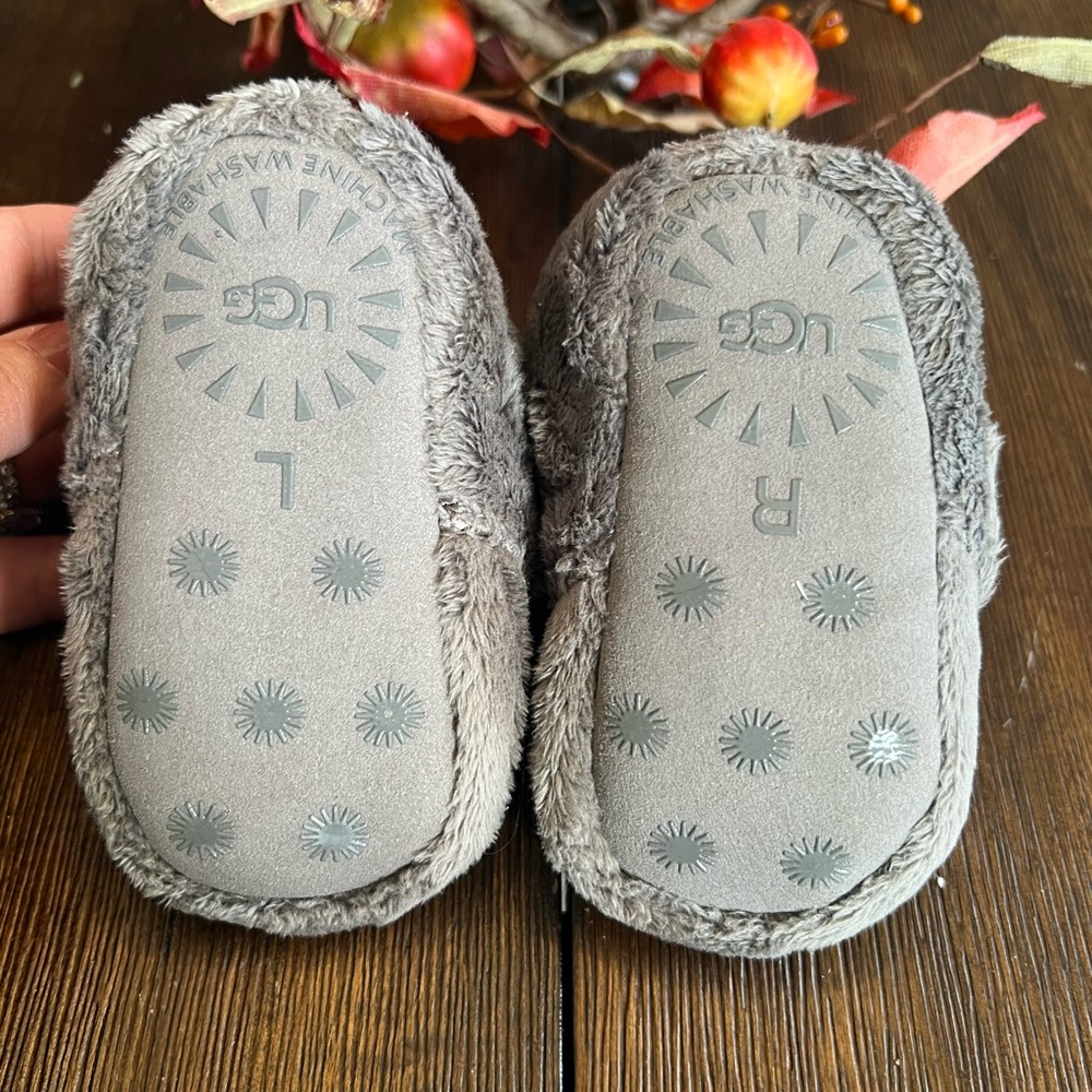UGG Bixbee Infant Booties - Picture 4 of 6